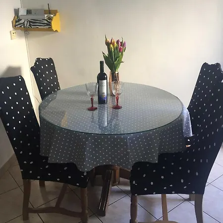 Roko St - Economy One Bedroom With Shared Terrace A2 아파트 *