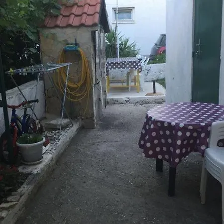 Apartment Roko St - Economy One Bedroom With Shared Terrace A2